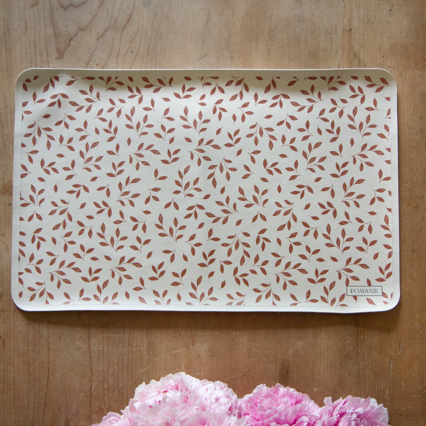 LE MINI MAT FEUILLETTE CACHOU