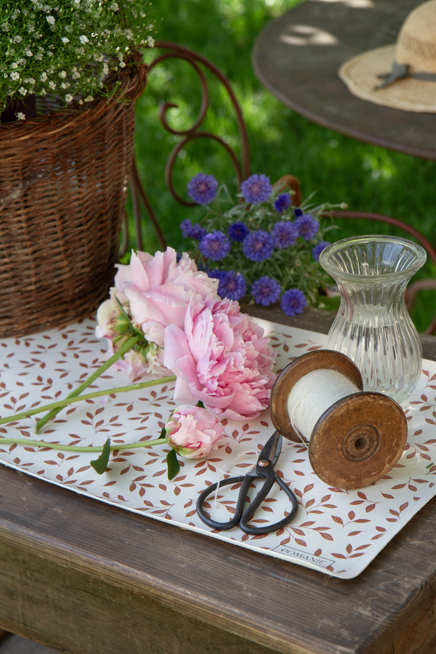 LE MINI MAT FEUILLETTE CACHOU